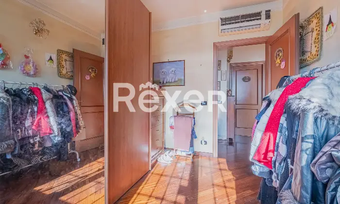 Rexer-Roma-Porzione-di-villa-bifamiliare-con-giardino-Altro