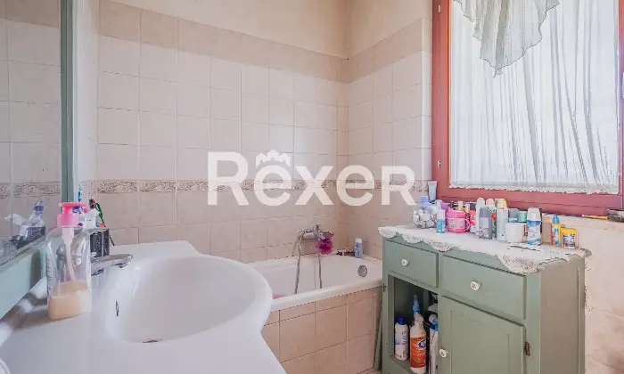 Rexer-Roma-Porzione-di-villa-bifamiliare-con-giardino-Altro