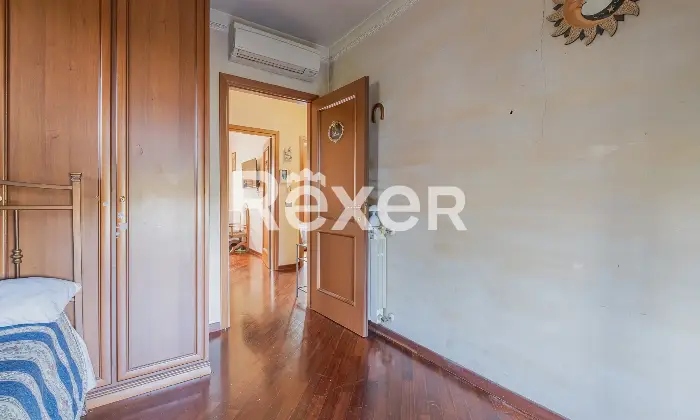 Rexer-Roma-Porzione-di-villa-bifamiliare-con-giardino-Altro