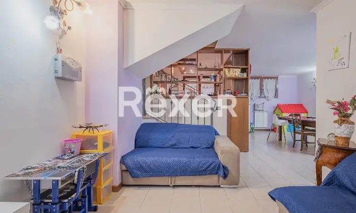 Rexer-Roma-Porzione-di-villa-bifamiliare-con-giardino-Altro