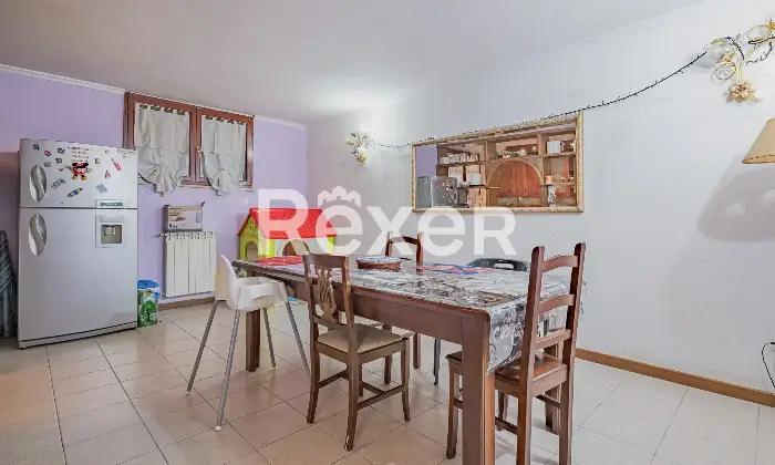 Rexer-Roma-Porzione-di-villa-bifamiliare-con-giardino-Altro