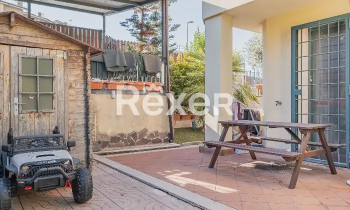 Rexer-Roma-Porzione-di-villa-bifamiliare-con-giardino-Altro