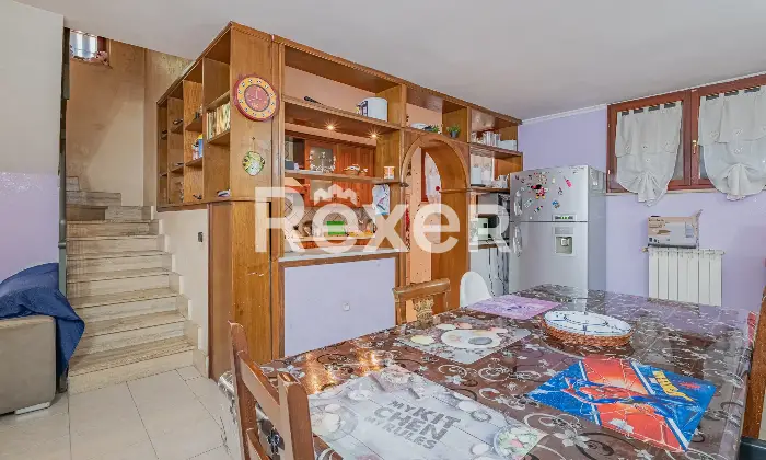 Rexer-Roma-Porzione-di-villa-bifamiliare-con-giardino-Altro