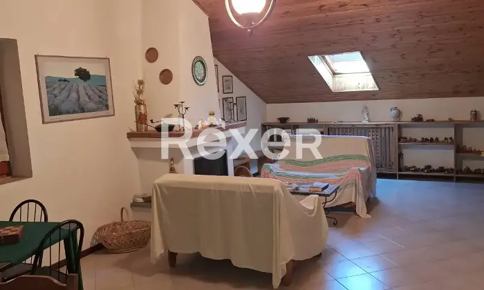 Rexer-Potenza-Villa-indipendente-con-terreno-e-impianti-energetici-in-vendita-a-Potenza-Altro