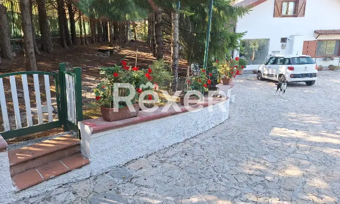 Rexer-Potenza-Villa-indipendente-con-terreno-e-impianti-energetici-in-vendita-a-Potenza-Altro