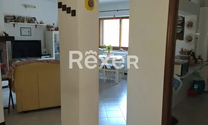 Rexer-Potenza-Villa-indipendente-con-terreno-e-impianti-energetici-in-vendita-a-Potenza-Altro