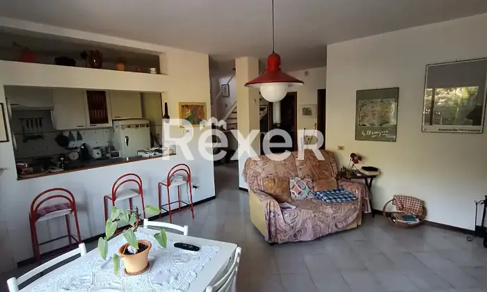Rexer-Potenza-Villa-indipendente-con-terreno-e-impianti-energetici-in-vendita-a-Potenza-Altro