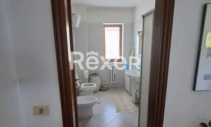 Rexer-Potenza-Villa-indipendente-con-terreno-e-impianti-energetici-in-vendita-a-Potenza-Altro
