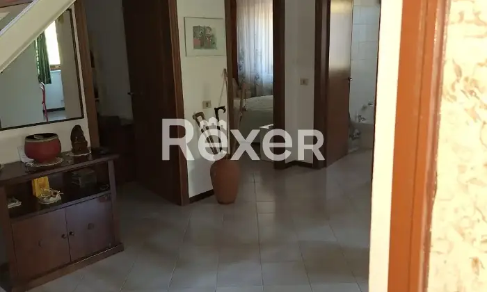 Rexer-Potenza-Villa-indipendente-con-terreno-e-impianti-energetici-in-vendita-a-Potenza-Altro