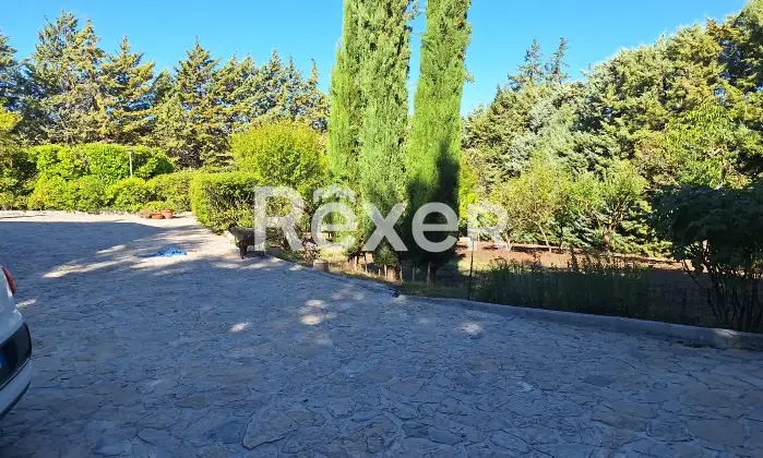 Rexer-Potenza-Villa-indipendente-con-terreno-e-impianti-energetici-in-vendita-a-Potenza-Altro