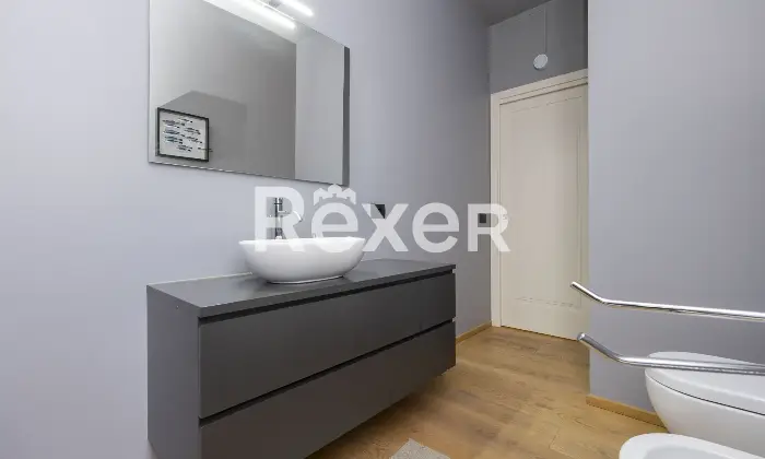 Rexer-Milano-Elegante-appartamento-di-mq-completamente-ristrutturato-Via-Zuretti-Milano-Altro