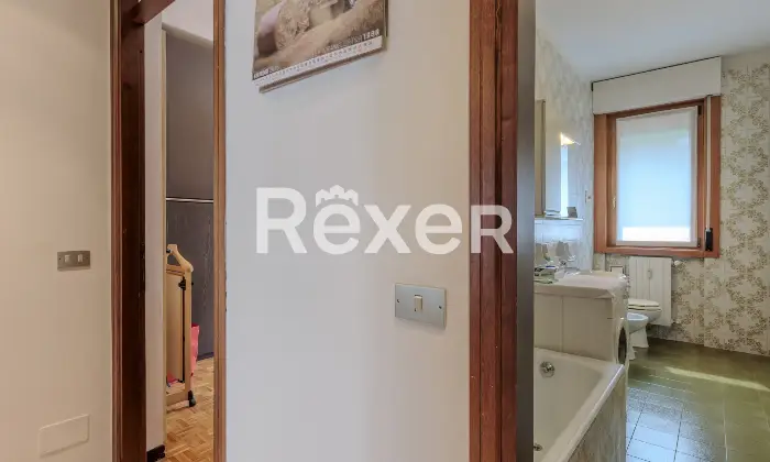 Rexer-Bergamo-Trilocale-con-due-terrazzi-box-e-cantina-Altro