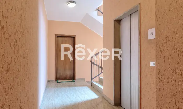 Rexer-Bergamo-Trilocale-con-due-terrazzi-box-e-cantina-Altro