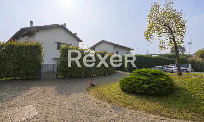 Rexer-Sesto-San-Giovanni-San-Maurizio-al-Lambro-Bilocale-ristrutturato-con-box-Zone-comuni