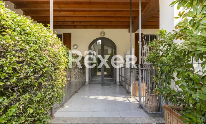 Rexer-Sesto-San-Giovanni-San-Maurizio-al-Lambro-Bilocale-ristrutturato-con-box-Zone-comuni