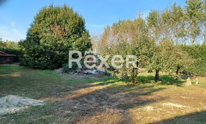 Rexer-Mortara-Cascina-indipendente-con-stalle-porticati-cortile-e-terreno-annesso-Mortara-PV-Altro
