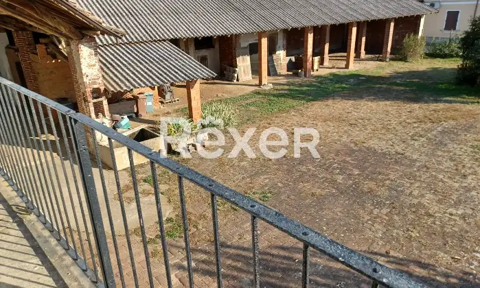 Rexer-Mortara-Cascina-indipendente-con-stalle-porticati-cortile-e-terreno-annesso-Mortara-PV-Altro