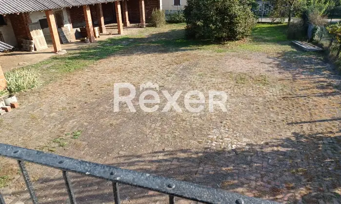 Rexer-Mortara-Cascina-indipendente-con-stalle-porticati-cortile-e-terreno-annesso-Mortara-PV-Altro