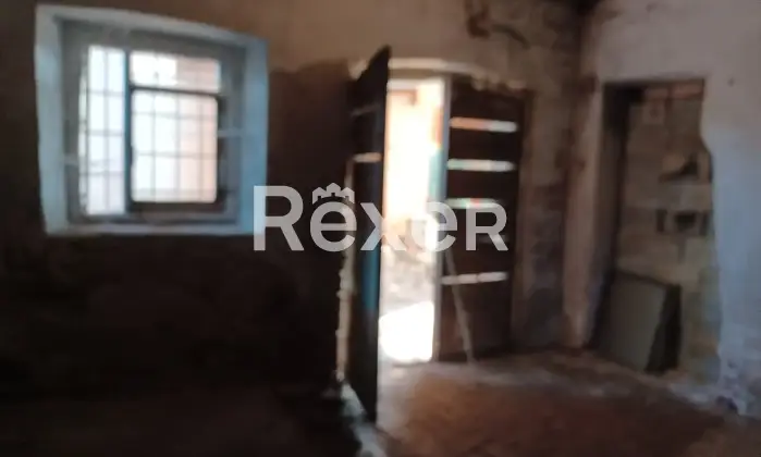 Rexer-Mortara-Cascina-indipendente-con-stalle-porticati-cortile-e-terreno-annesso-Mortara-PV-Altro