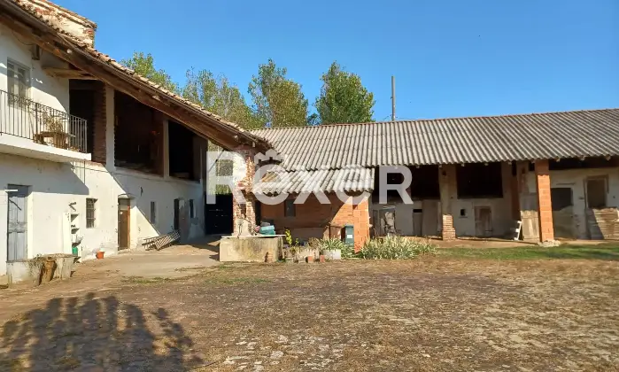 Rexer-Mortara-Cascina-indipendente-con-stalle-porticati-cortile-e-terreno-annesso-Mortara-PV-Altro