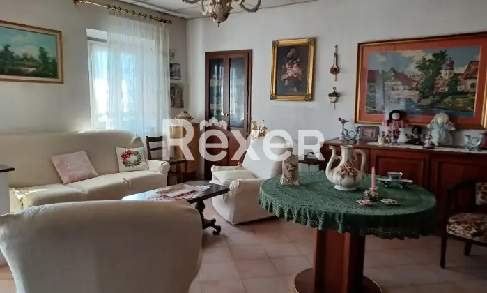 Rexer-Mortara-Cascina-indipendente-con-stalle-porticati-cortile-e-terreno-annesso-Mortara-PV-Altro