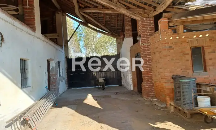 Rexer-Mortara-Cascina-indipendente-con-stalle-porticati-cortile-e-terreno-annesso-Mortara-PV-Altro