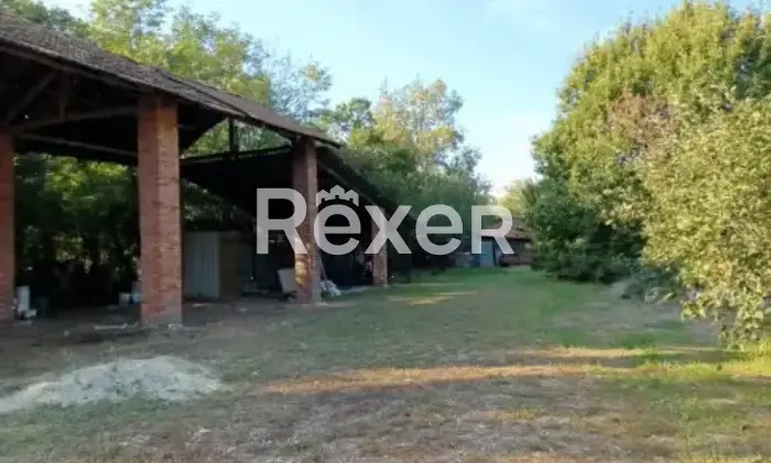 Rexer-Mortara-Cascina-indipendente-con-stalle-porticati-cortile-e-terreno-annesso-Mortara-PV-Altro