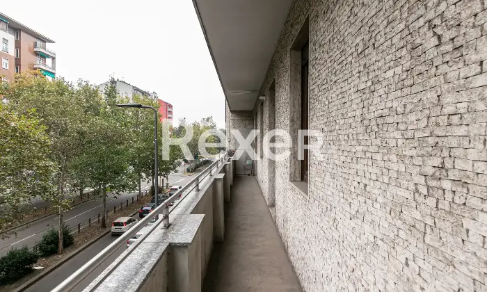 Rexer-Milano-Trilocale-con-cucina-e-balcone-di-mq-Balcone