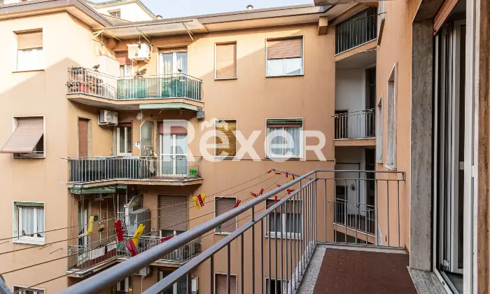 Rexer-Milano-ELEGANTE-QUADRILOCALE-CON-BALCONI-E-CANTINA-Altro