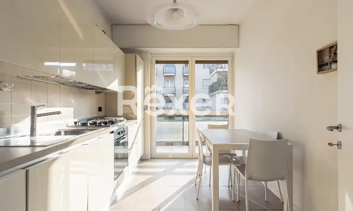 Rexer-Milano-ELEGANTE-QUADRILOCALE-CON-BALCONI-E-CANTINA-Altro