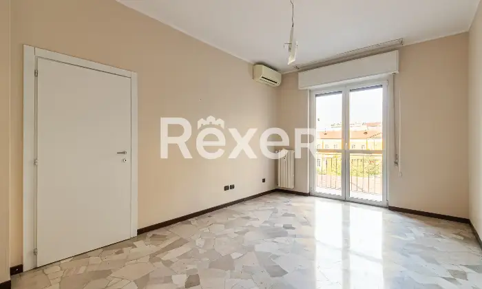 Rexer-Milano-ELEGANTE-QUADRILOCALE-CON-BALCONI-E-CANTINA-Altro