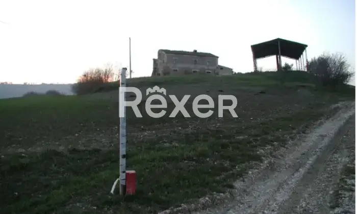 Rexer-Urbisaglia-Casale-in-vendita-in-Contrada-Pezzalunga-ad-Urbisaglia-Altro