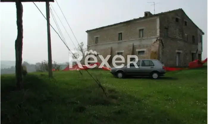 Rexer-Urbisaglia-Casale-in-vendita-in-Contrada-Pezzalunga-ad-Urbisaglia-Altro