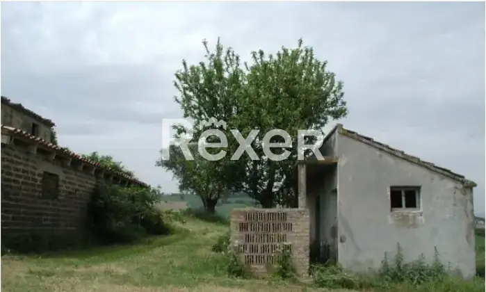 Rexer-Urbisaglia-Casale-in-vendita-in-Contrada-Pezzalunga-ad-Urbisaglia-Altro