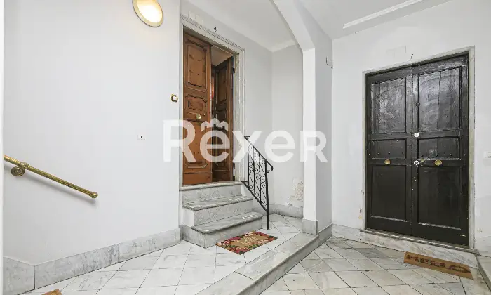 Rexer-Genova-VENDESI-GENOVA-PIAZZA-DELLE-SCUOLE-PIE-Altro