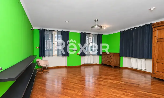 Rexer-Genova-VENDESI-GENOVA-PIAZZA-DELLE-SCUOLE-PIE-Altro