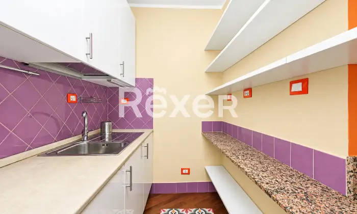 Rexer-Genova-VENDESI-GENOVA-PIAZZA-DELLE-SCUOLE-PIE-Altro
