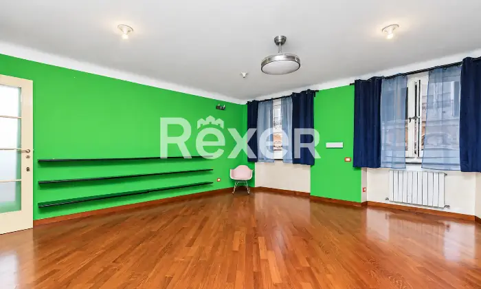 Rexer-Genova-VENDESI-GENOVA-PIAZZA-DELLE-SCUOLE-PIE-Altro