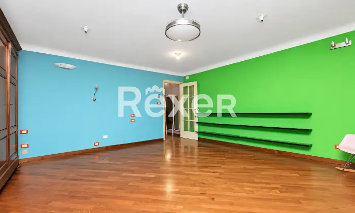 Rexer-Genova-VENDESI-GENOVA-PIAZZA-DELLE-SCUOLE-PIE-Altro