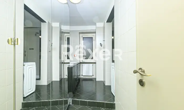 Rexer-Genova-VENDESI-GENOVA-PIAZZA-DELLE-SCUOLE-PIE-Altro