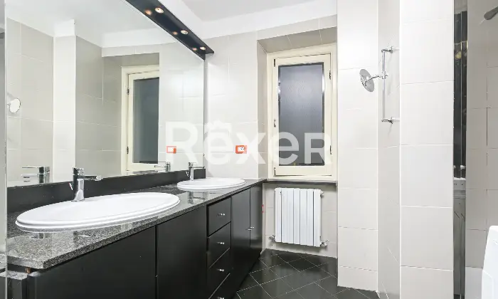 Rexer-Genova-VENDESI-GENOVA-PIAZZA-DELLE-SCUOLE-PIE-Altro