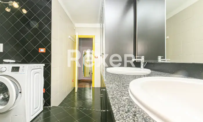 Rexer-Genova-VENDESI-GENOVA-PIAZZA-DELLE-SCUOLE-PIE-Altro