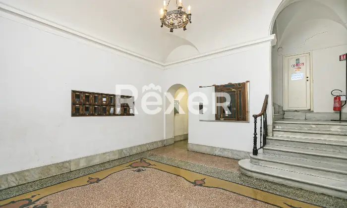 Rexer-Genova-VENDESI-GENOVA-PIAZZA-DELLE-SCUOLE-PIE-Altro