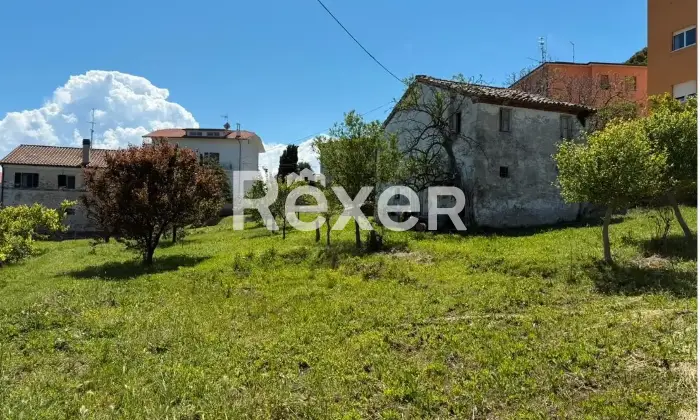 Rexer-Ostra-Rustico-da-ristrutturare-in-vendita-in-Via-Ugo-Foscolo-ad-Ostra-Altro