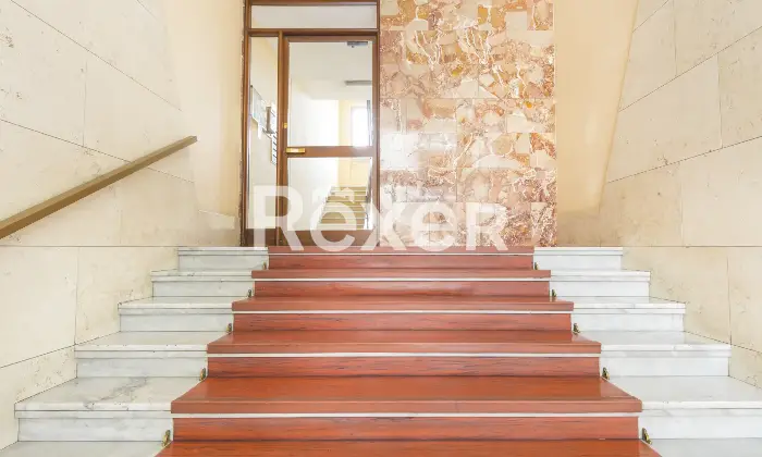 Rexer-Torino-BILOCALE-PIANO-ALTO-LUMINOSO-E-IN-OTTIMO-STATO-INTERNO-Scala