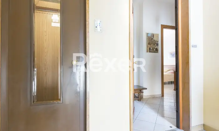 Rexer-Torino-BILOCALE-PIANO-ALTO-LUMINOSO-E-IN-OTTIMO-STATO-INTERNO-Zone-comuni