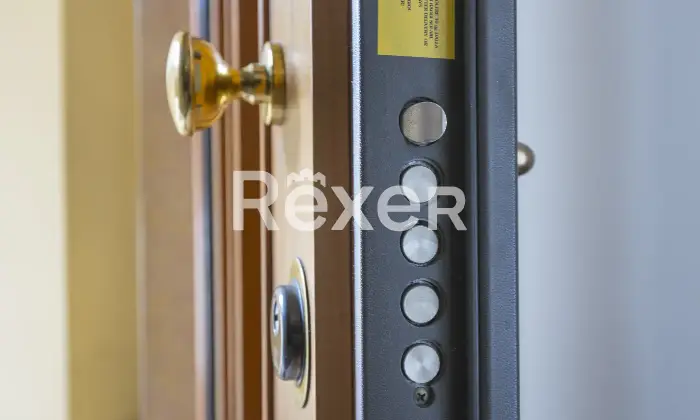 Rexer-Torino-BILOCALE-PIANO-ALTO-LUMINOSO-E-IN-OTTIMO-STATO-INTERNO-Dettagli