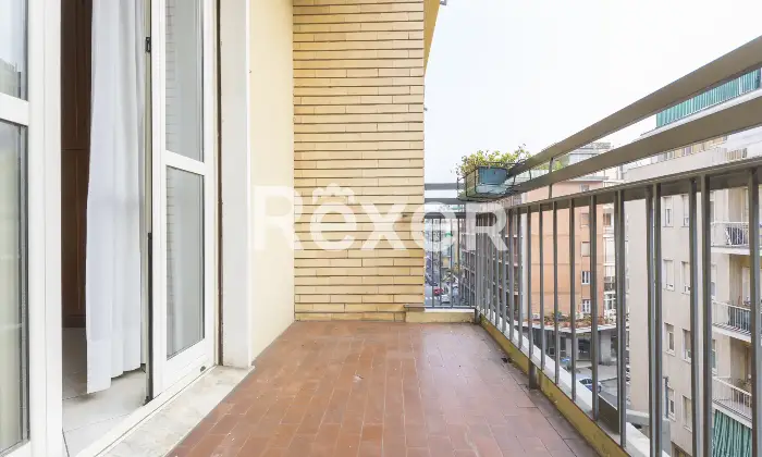 Rexer-Torino-BILOCALE-PIANO-ALTO-LUMINOSO-E-IN-OTTIMO-STATO-INTERNO-Balcone