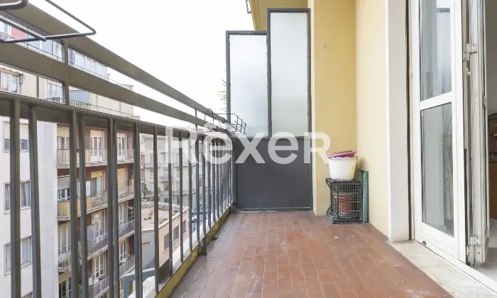 Rexer-Torino-BILOCALE-PIANO-ALTO-LUMINOSO-E-IN-OTTIMO-STATO-INTERNO-Balcone