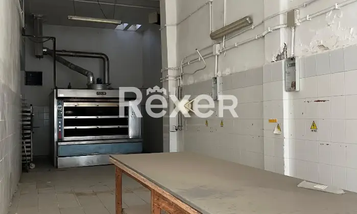 Rexer-Latiano-Locale-commerciale-in-vendita-in-Via-Tarquinio-Fuortes-a-Latiano-Altro